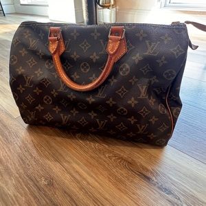 SOLD!!Louis Vuitton Speedy Bag